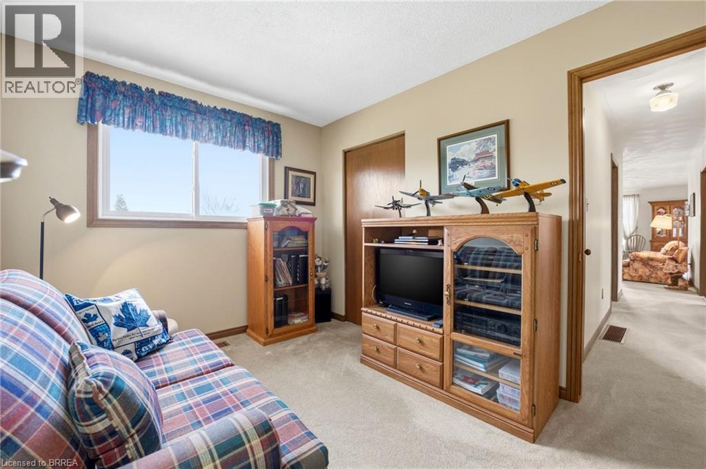 35 BERNARD Avenue, Brantford, Ontario, N3R7K7 — Photo 30