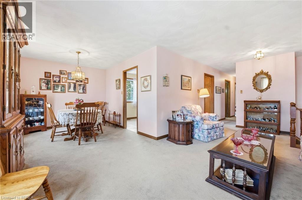 35 BERNARD Avenue, Brantford, Ontario, N3R7K7 — Photo 18