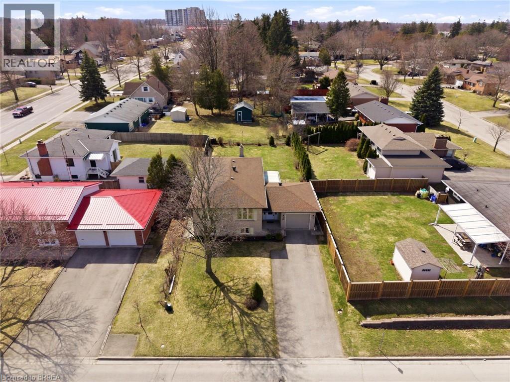 35 BERNARD Avenue, Brantford, Ontario, N3R7K7 — Photo 23