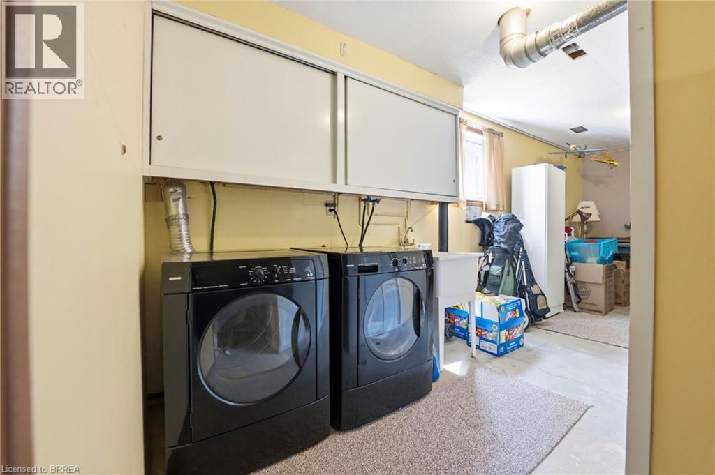 35 BERNARD Avenue, Brantford, Ontario, N3R7K7 — Photo 14