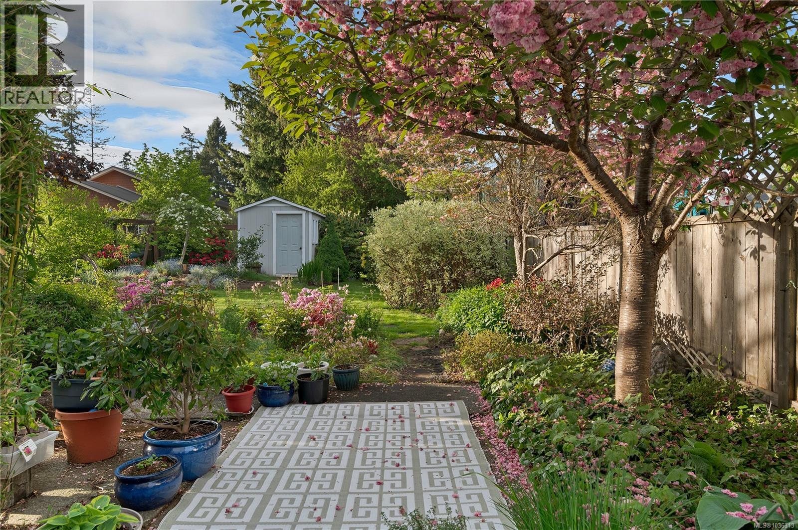 420 Goodwin Rd - 51