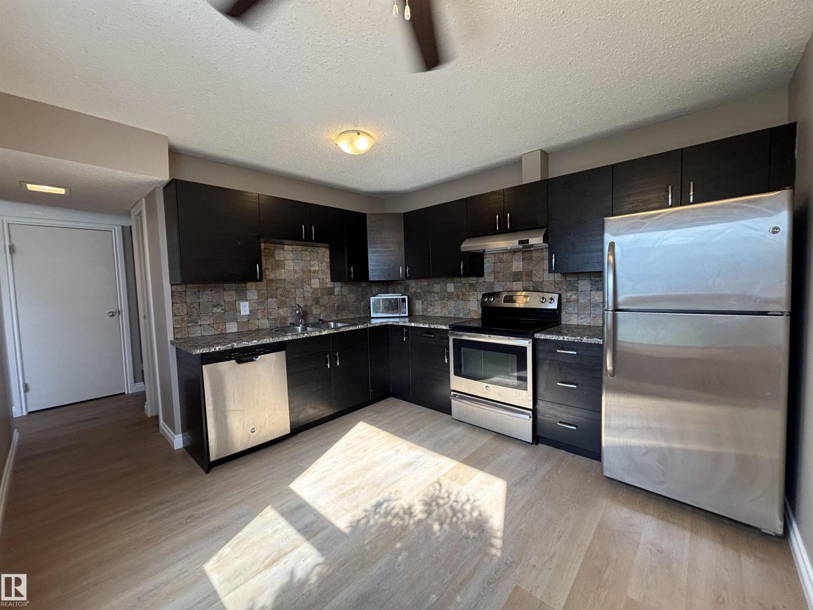 587 KNOTTWOOD RD W NW, Edmonton