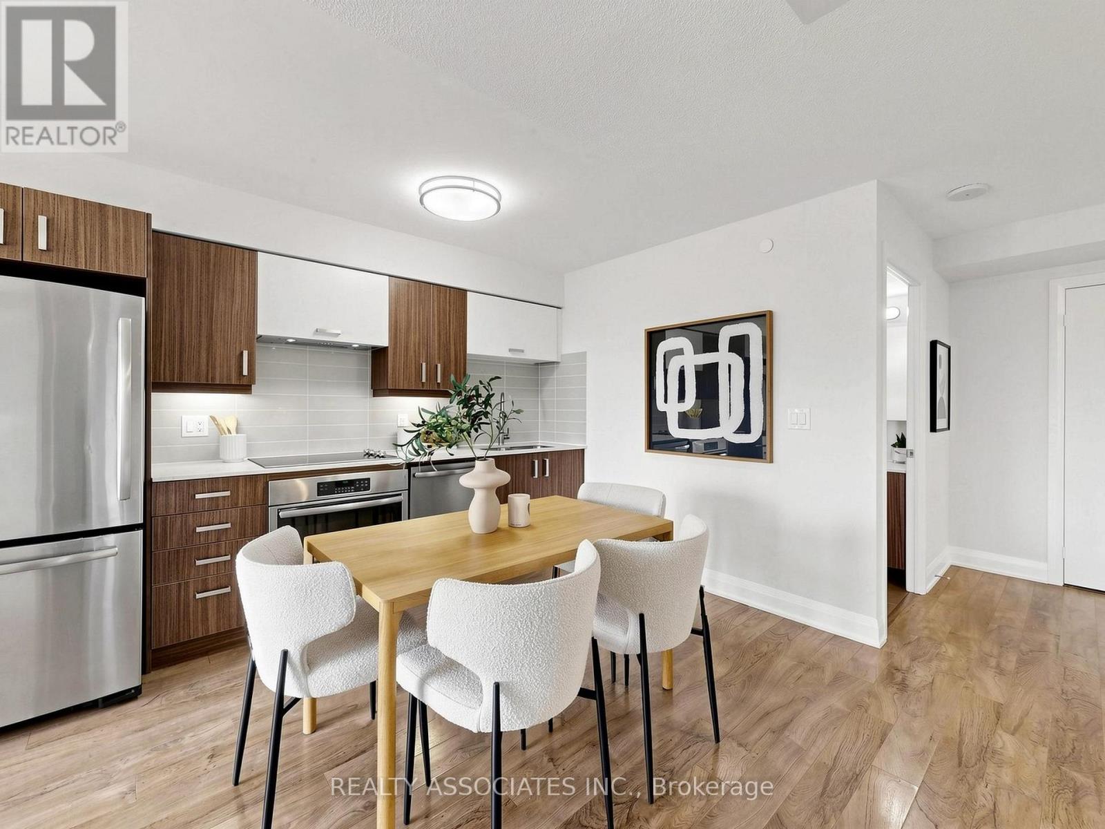 #721 18 UPTOWN DRIVE - 10
