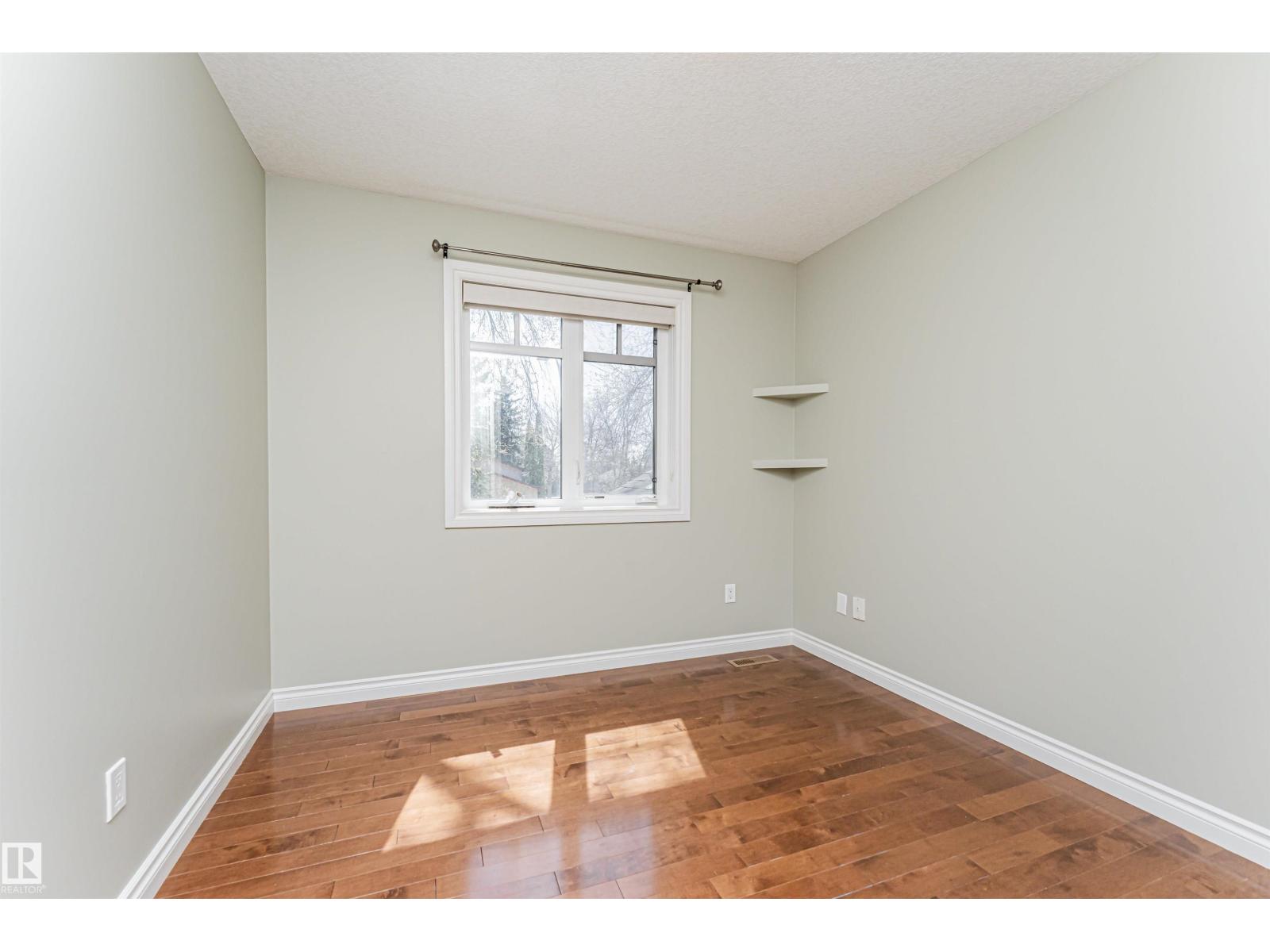 8530 76 AV NW, Edmonton