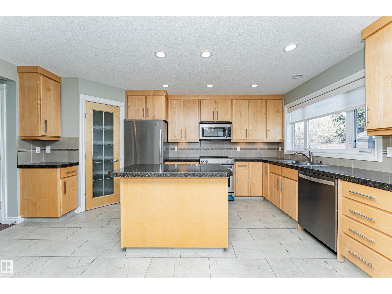 8530 76 AV NW, Edmonton