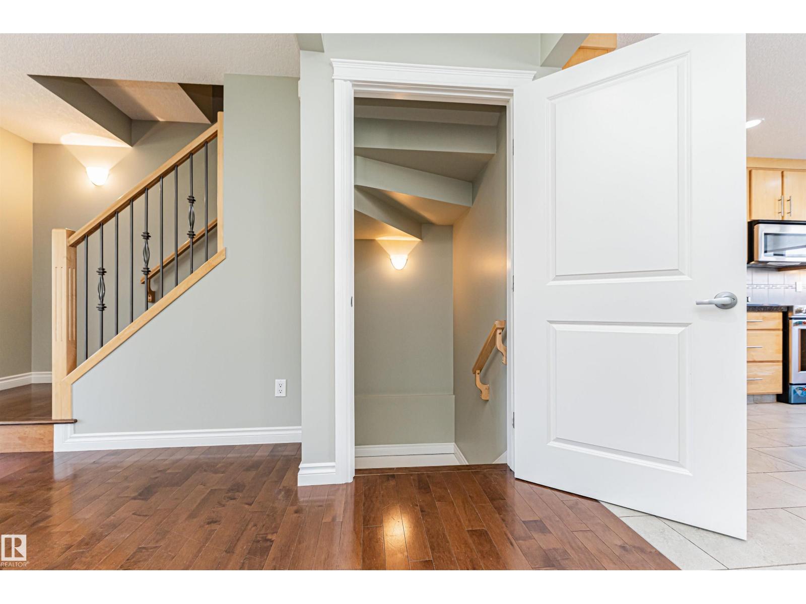 8530 76 AV NW, Edmonton