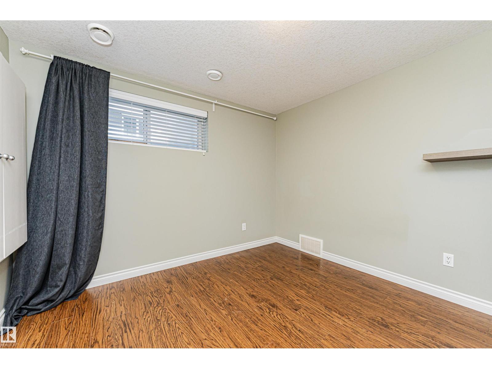 8530 76 AV NW, Edmonton