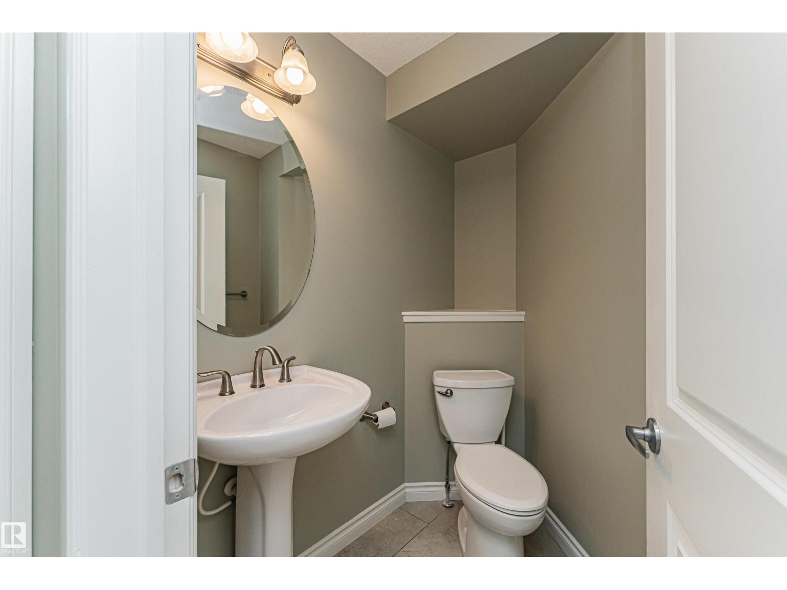 8530 76 AV NW, Edmonton