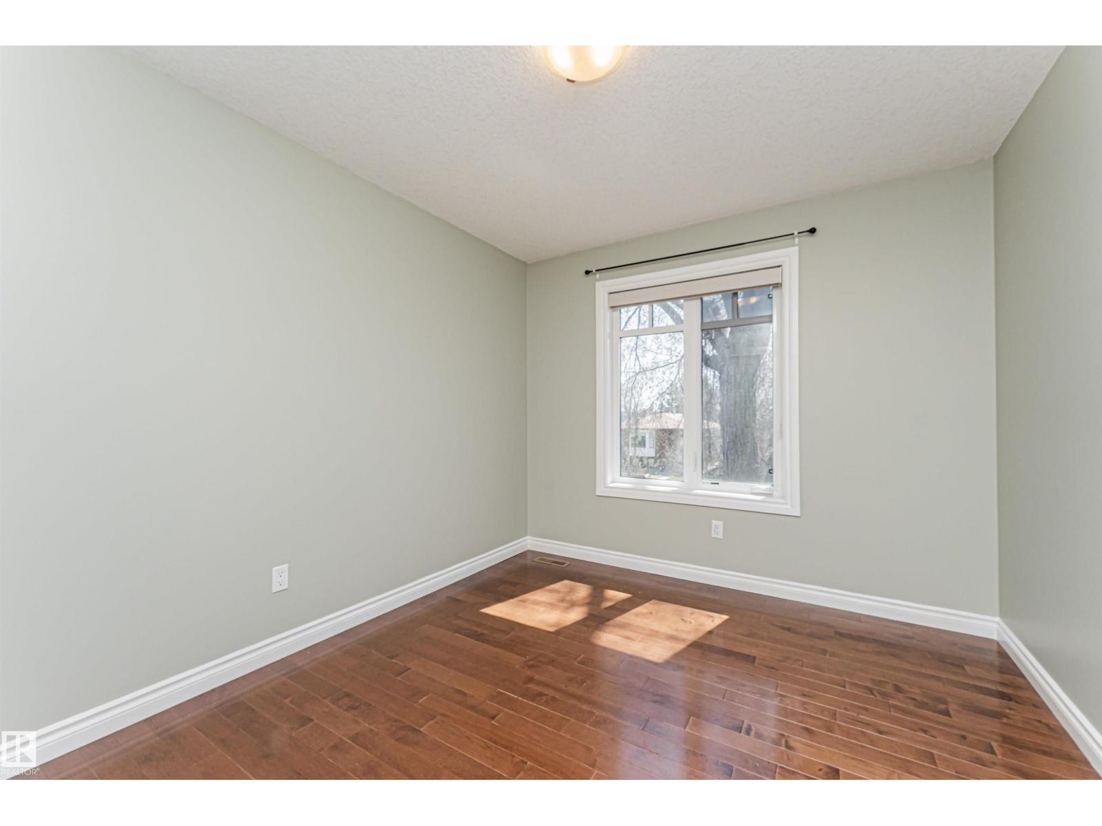 8530 76 AV NW, Edmonton