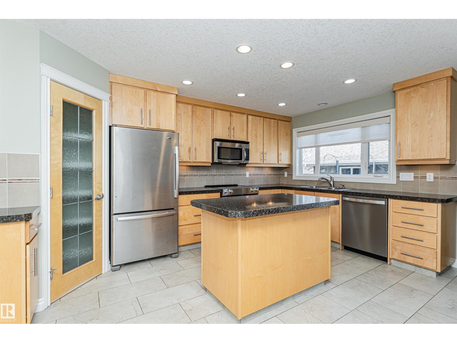 8530 76 AV NW, Edmonton