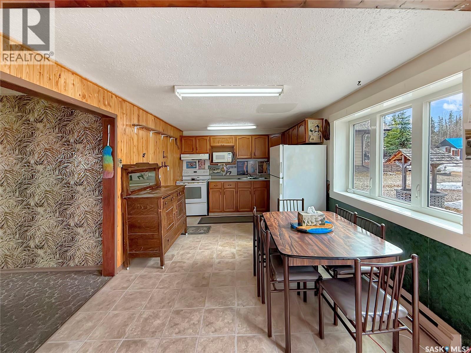 903 Balsam STREET - 6