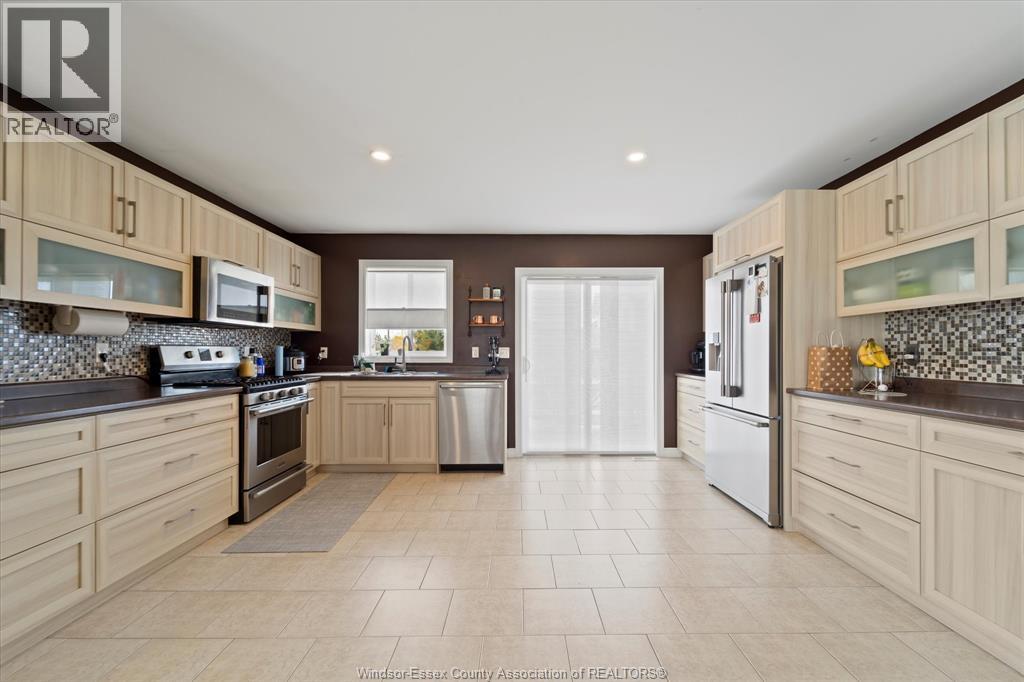 398 Poplar DRIVE, Belle River, Ontario, N8L0X7 — Photo 31