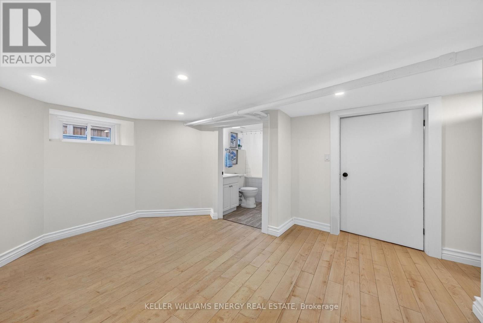 4 PINE STREET - 42