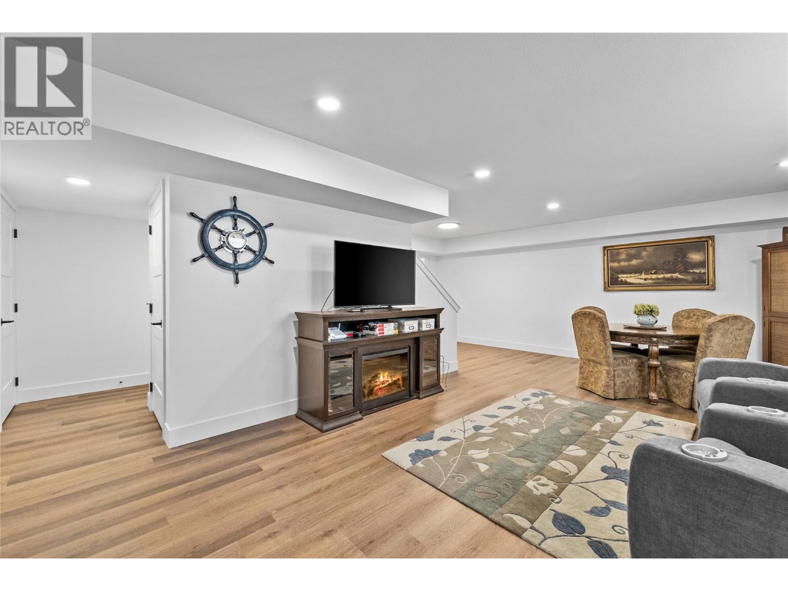 #134 200 Grand Boulevard - 27