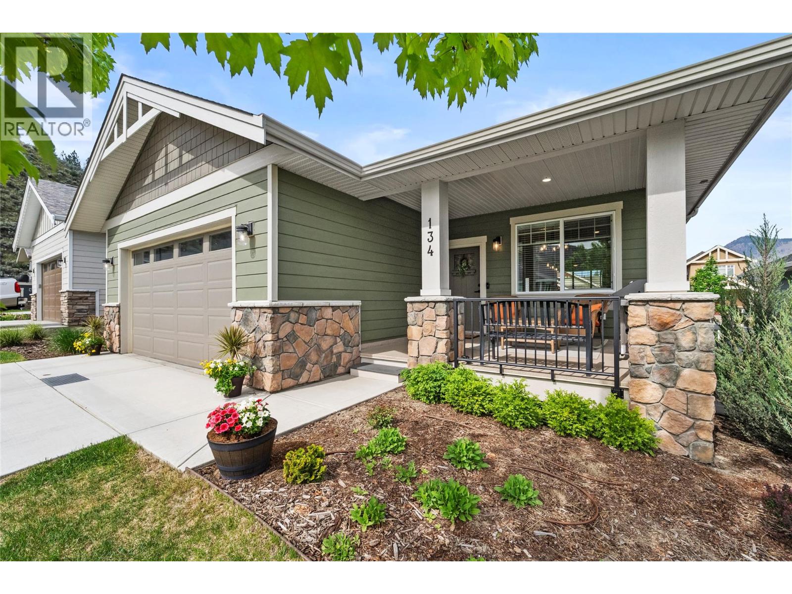 #134 200 Grand Boulevard - 37