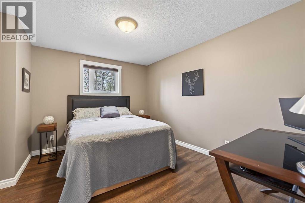 756 East Chestermere Drive - 33