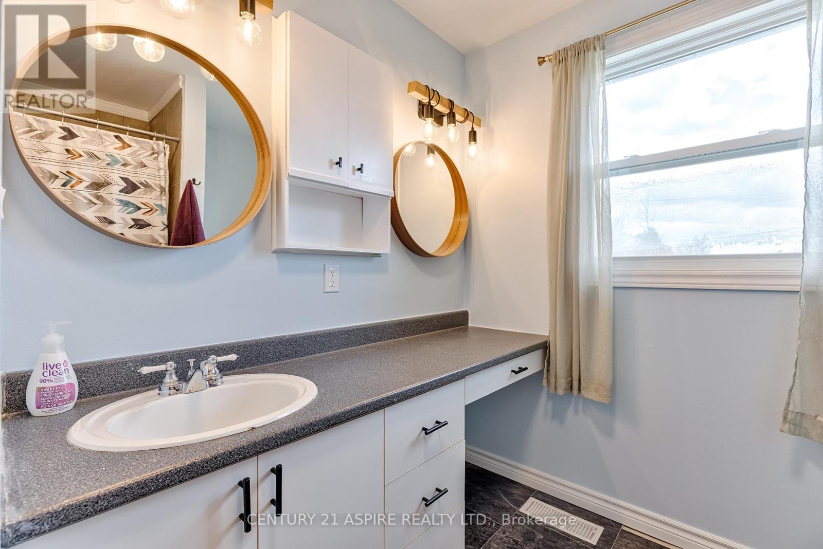 2A SELKIRK STREET - 27