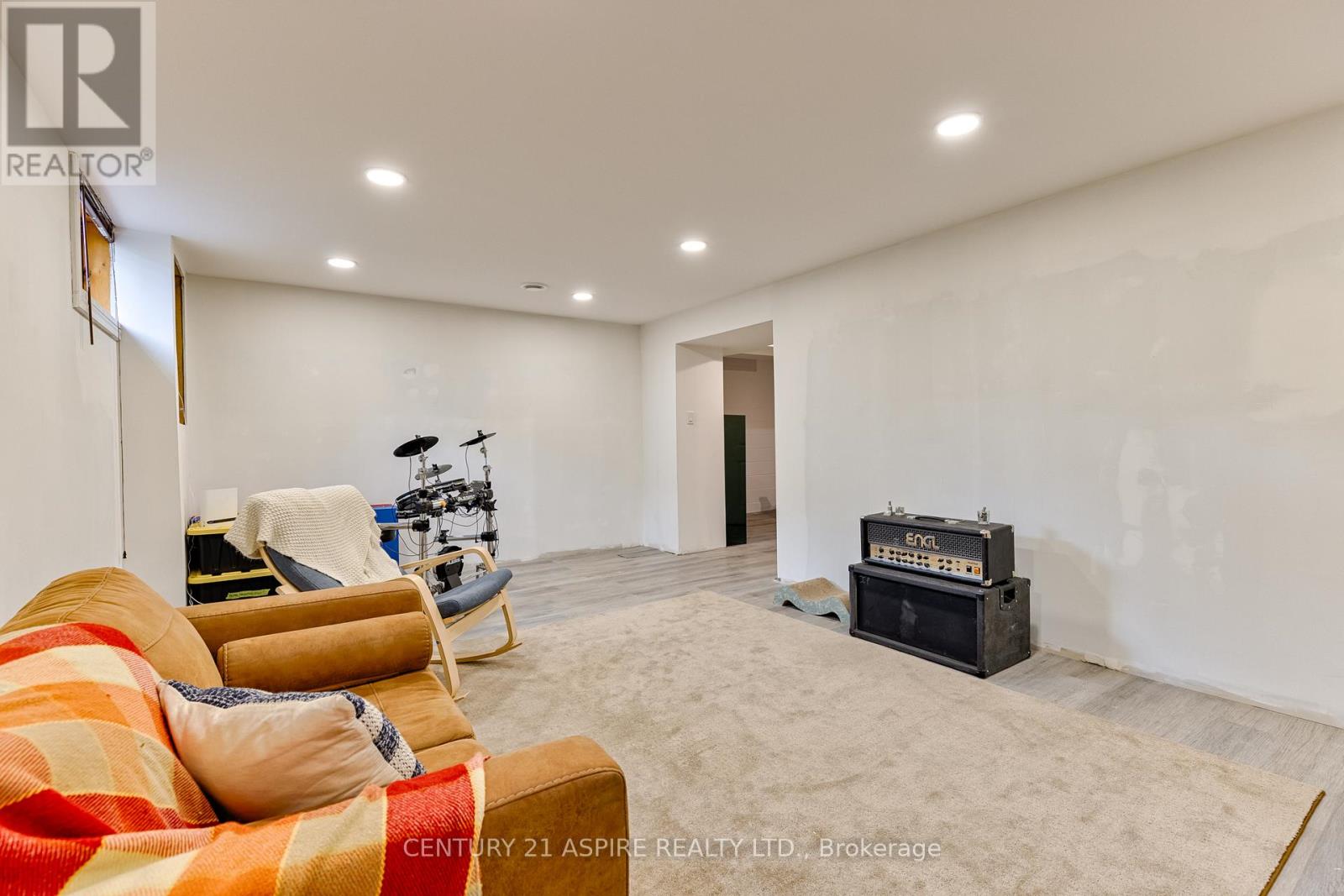 2A SELKIRK STREET - 34