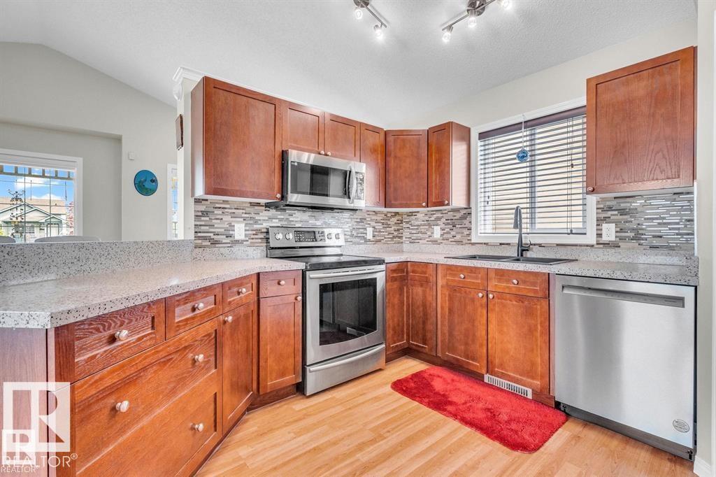 21223 92 AV NW, Edmonton