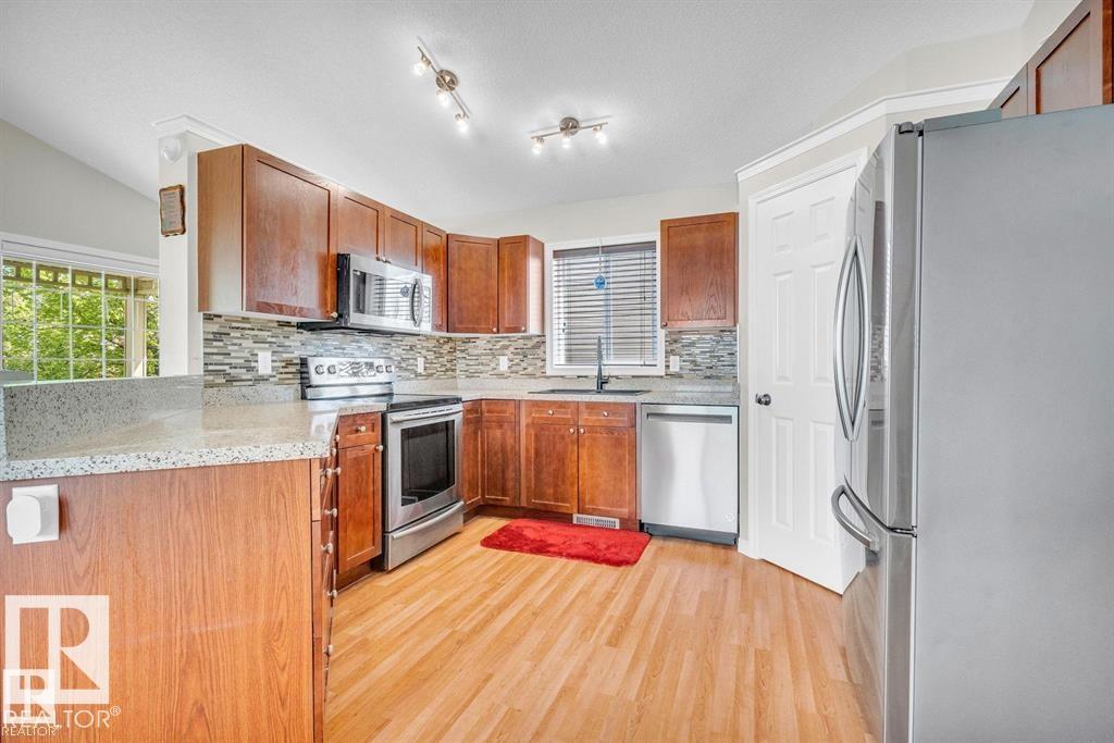21223 92 AV NW, Edmonton