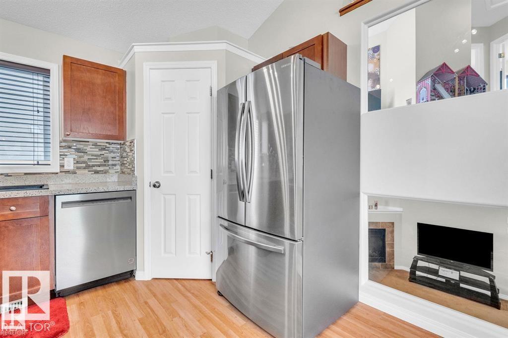 21223 92 AV NW, Edmonton