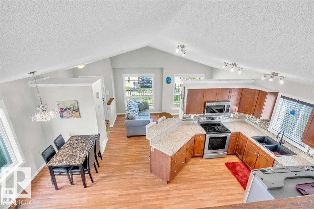 21223 92 AV NW, Edmonton