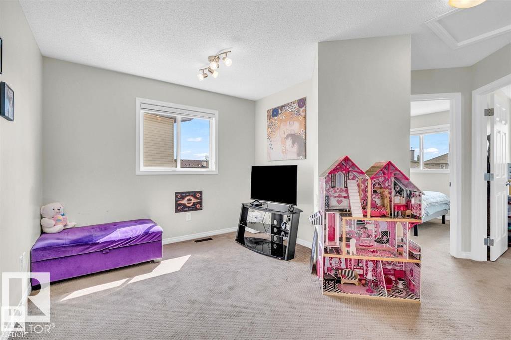21223 92 AV NW, Edmonton