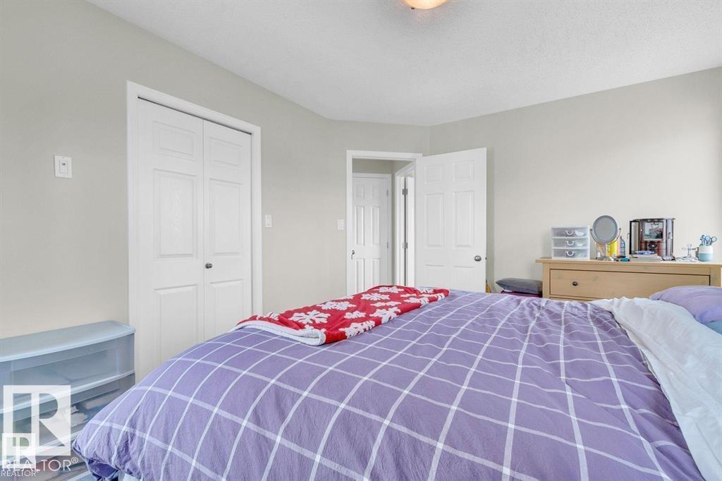 21223 92 AV NW, Edmonton