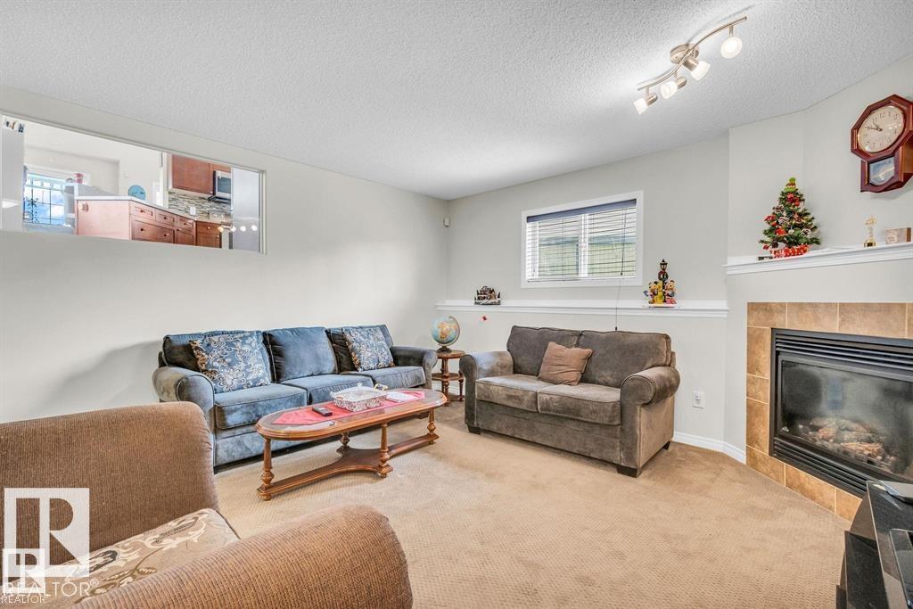 21223 92 AV NW, Edmonton