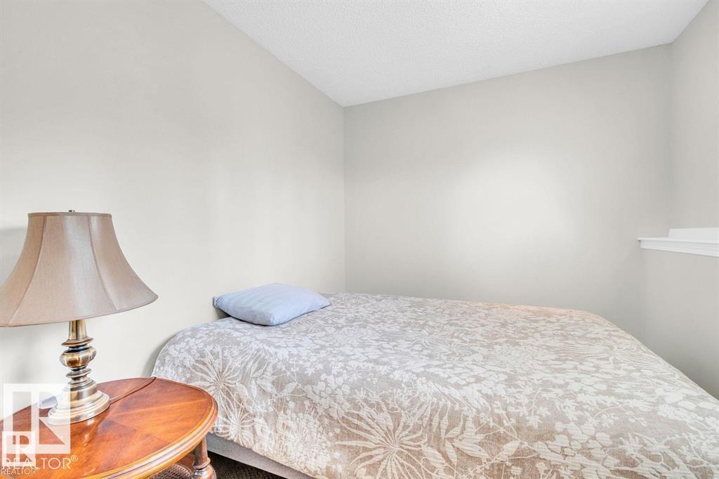 21223 92 AV NW, Edmonton