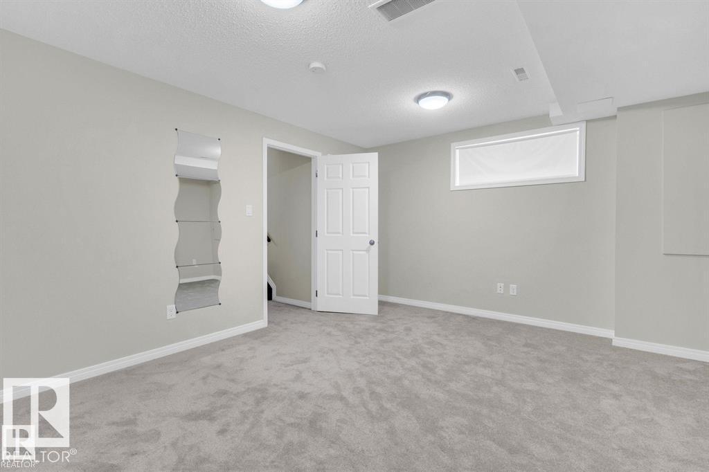 21223 92 AV NW, Edmonton