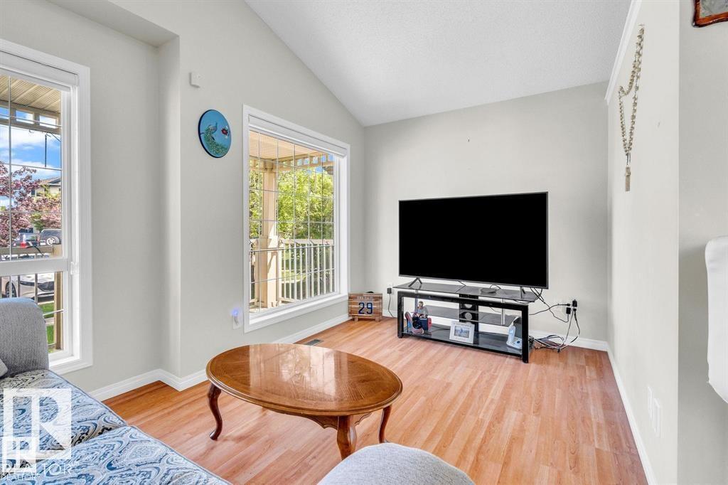 21223 92 AV NW, Edmonton