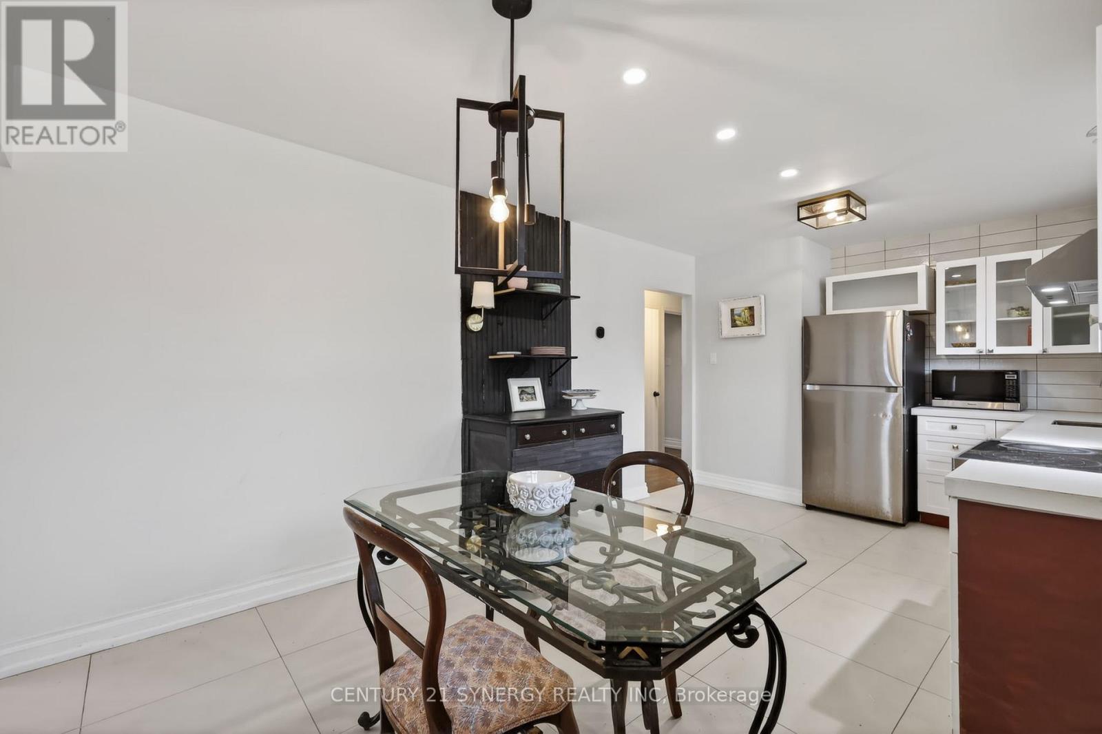 2358 JOLIFFE STREET - 10