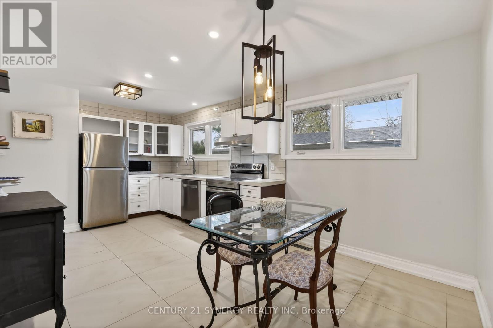 2358 JOLIFFE STREET - 9