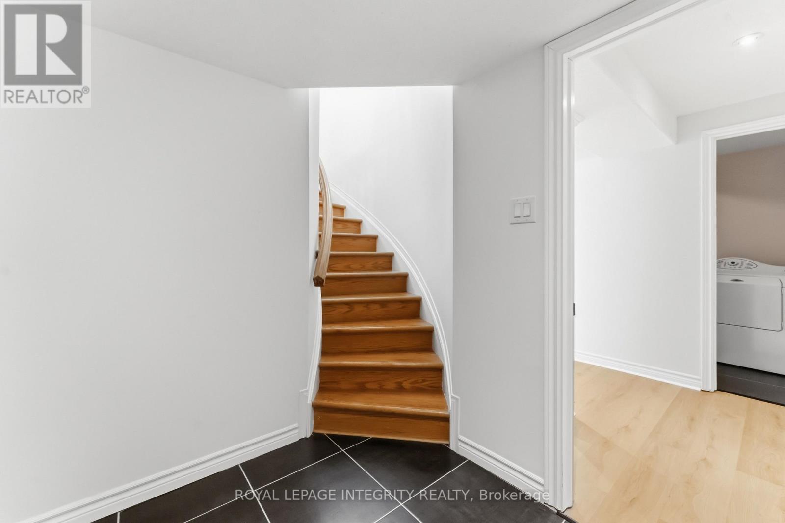 68 GREATWOOD CRESCENT - 32