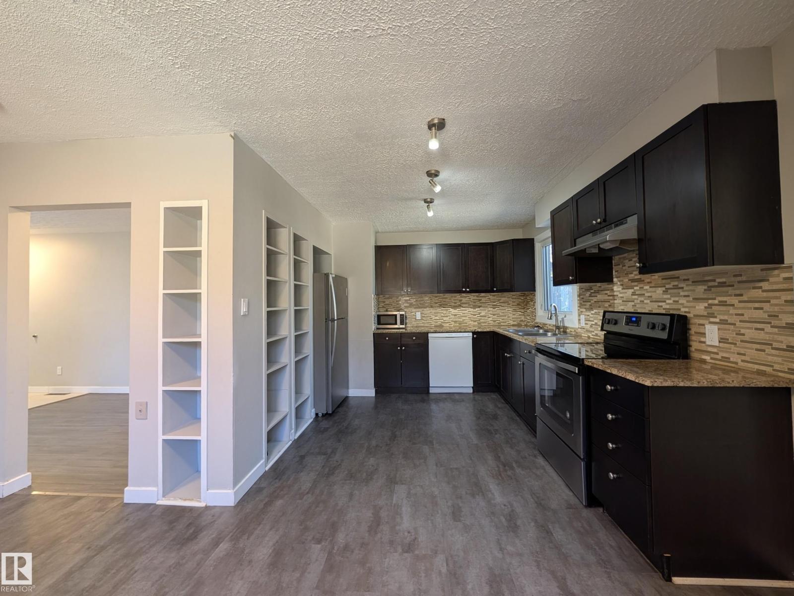 13528 139 ST NW, Edmonton