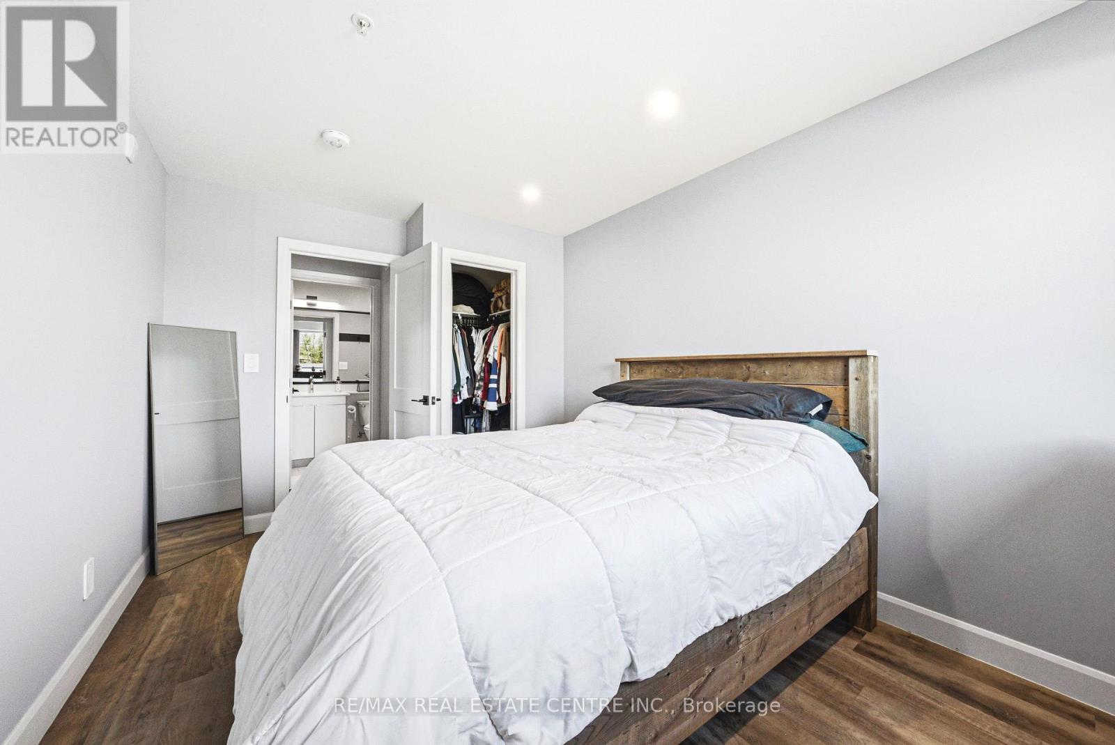 #111 34 NORMAN STREET - 13