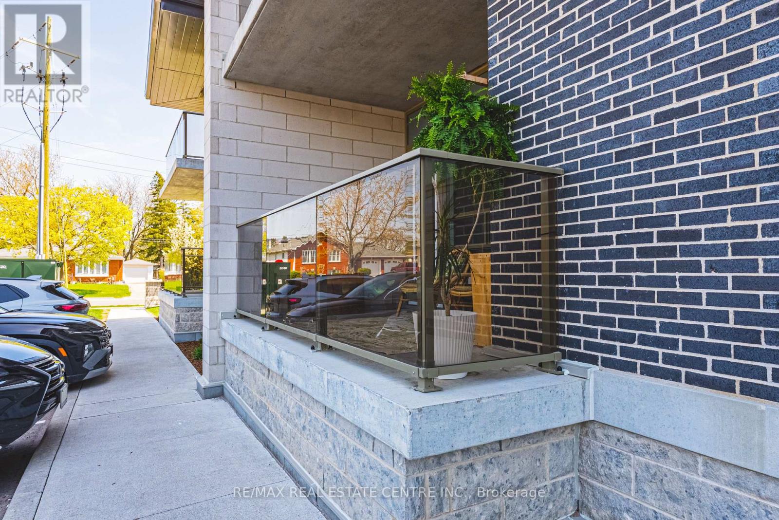#111 34 NORMAN STREET - 16