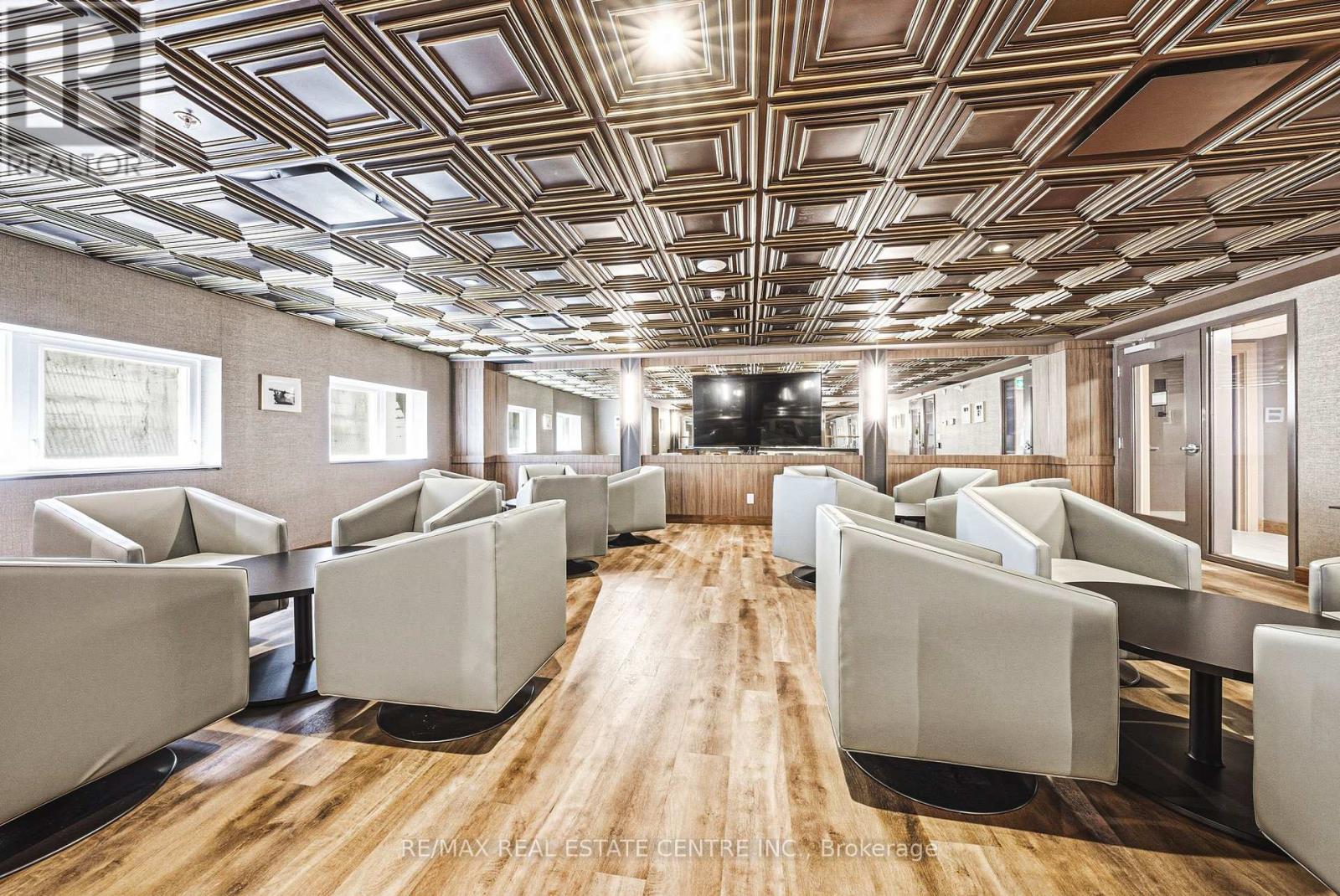 #111 34 NORMAN STREET - 21