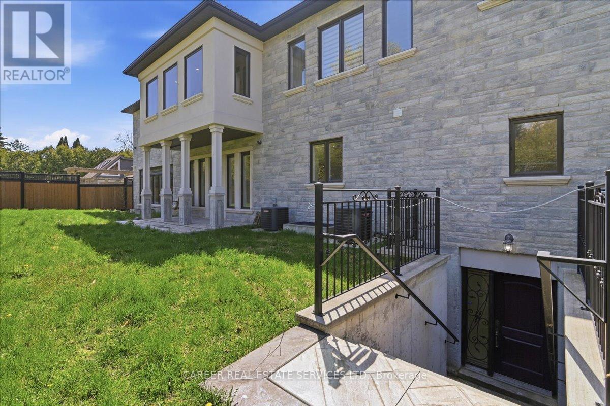 6 BELLEHAVEN CRESCENT - 41