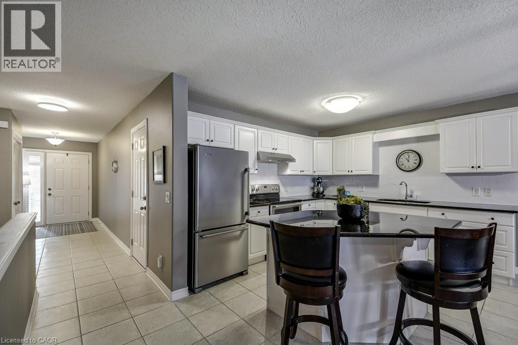605 WELLAND Avenue Unit# 21, St. Catharines, Ontario, L2M7Z7 — Photo 2