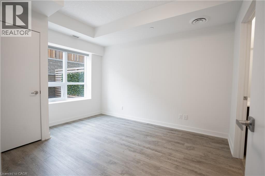 16 MARKLE Crescent Unit# 105, Ancaster, Ontario, L9G0H4 — Photo 6
