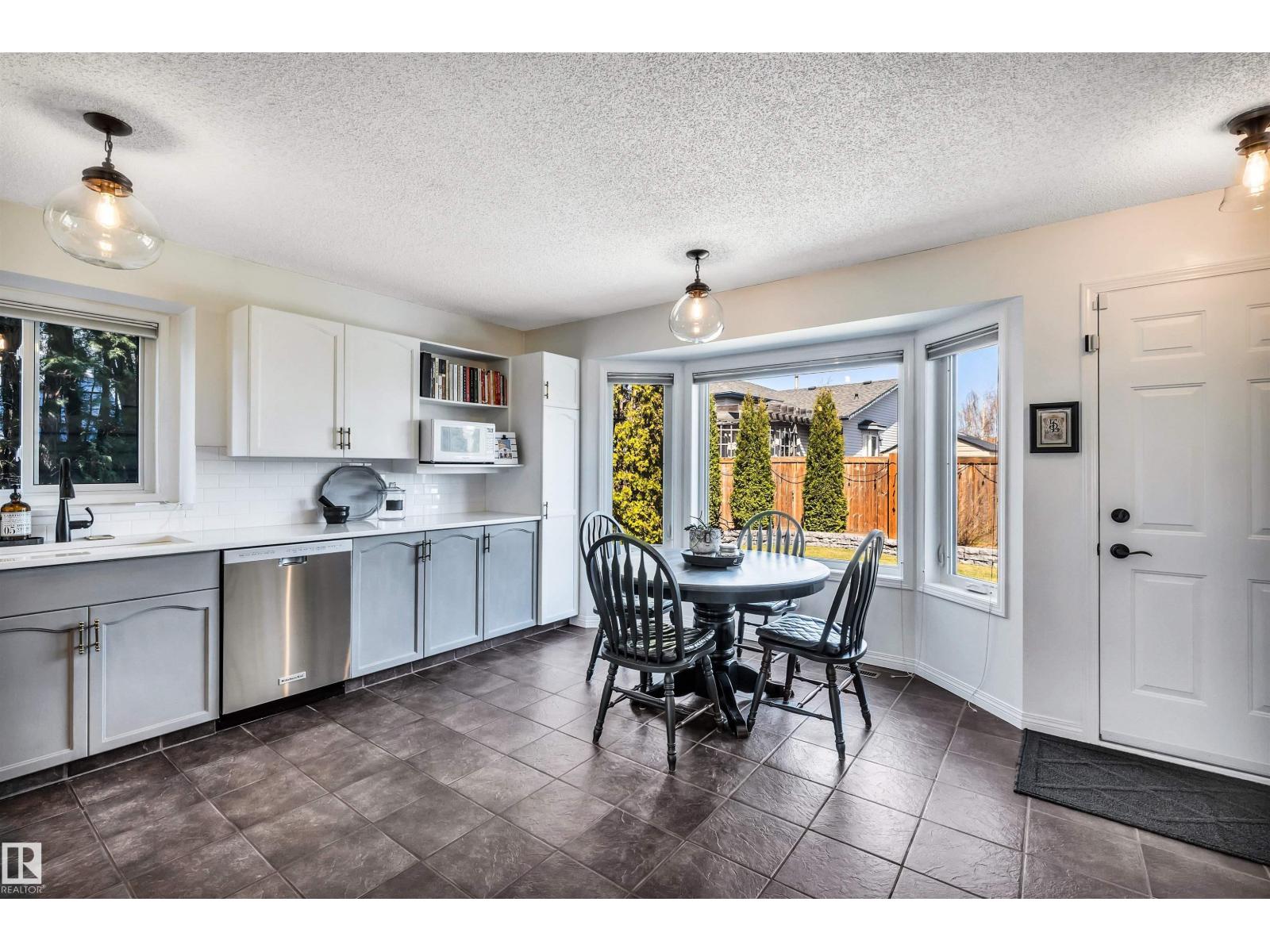 9008 169A AV NW, Edmonton
