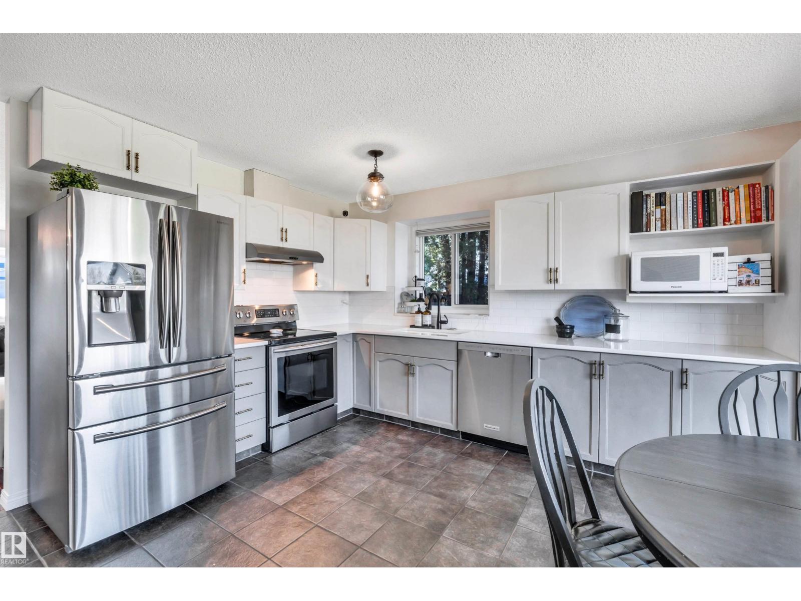 9008 169A AV NW, Edmonton