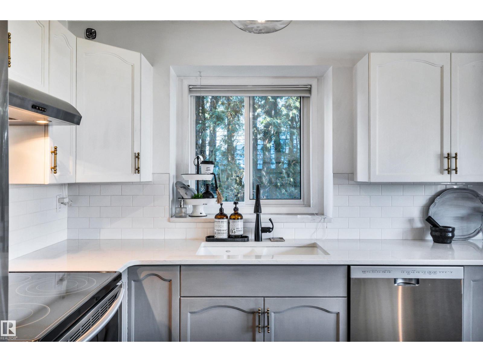 9008 169A AV NW, Edmonton
