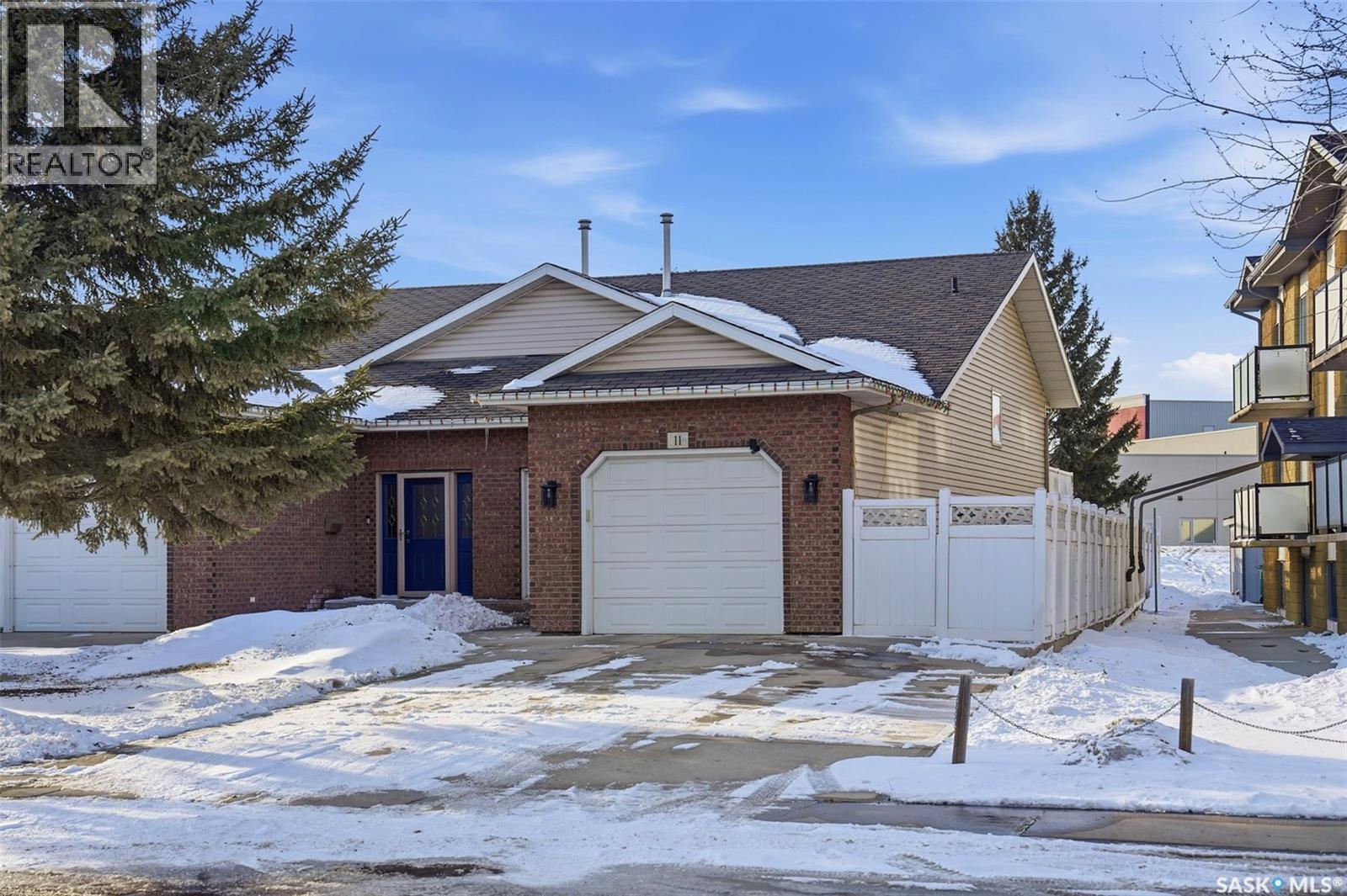 11 Columbia DRIVE - 21