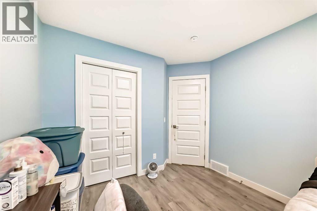 15053 37 Street SW - 28