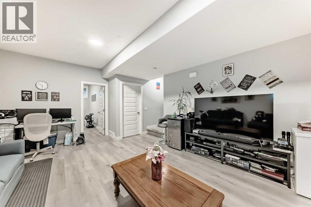 15053 37 Street SW - 36