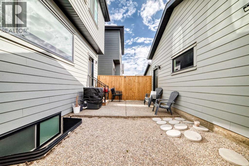 15053 37 Street SW - 45