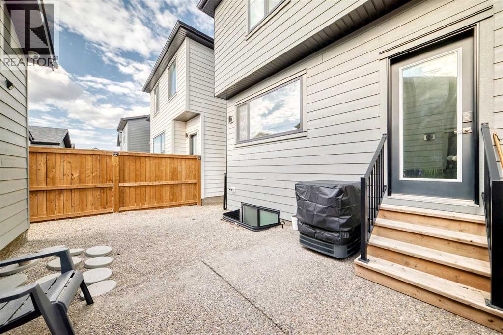 15053 37 Street SW - 48
